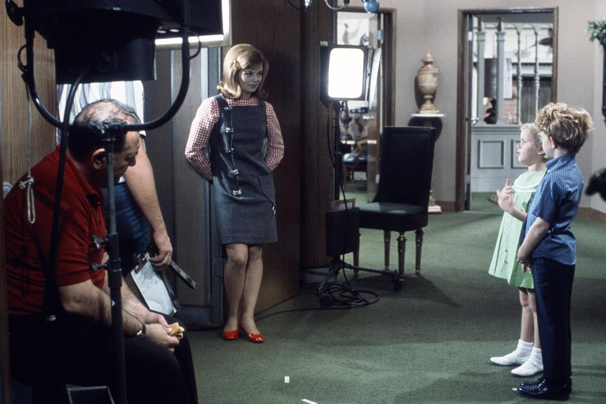 FAMILY AFFAIR, from center, left, Kathy Garver, Anissa Jones, Johnny Whitaker, on-set, 1966-71 (1967 photo).Gene Trindl / TV Guide / courtesy Everett Collection