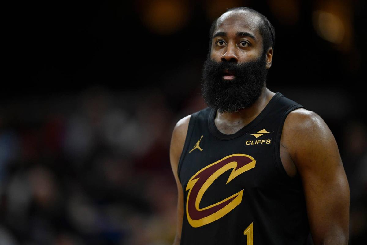  Cleveland Cavaliers guard James Harden (1). © David Richard-Imagn Images