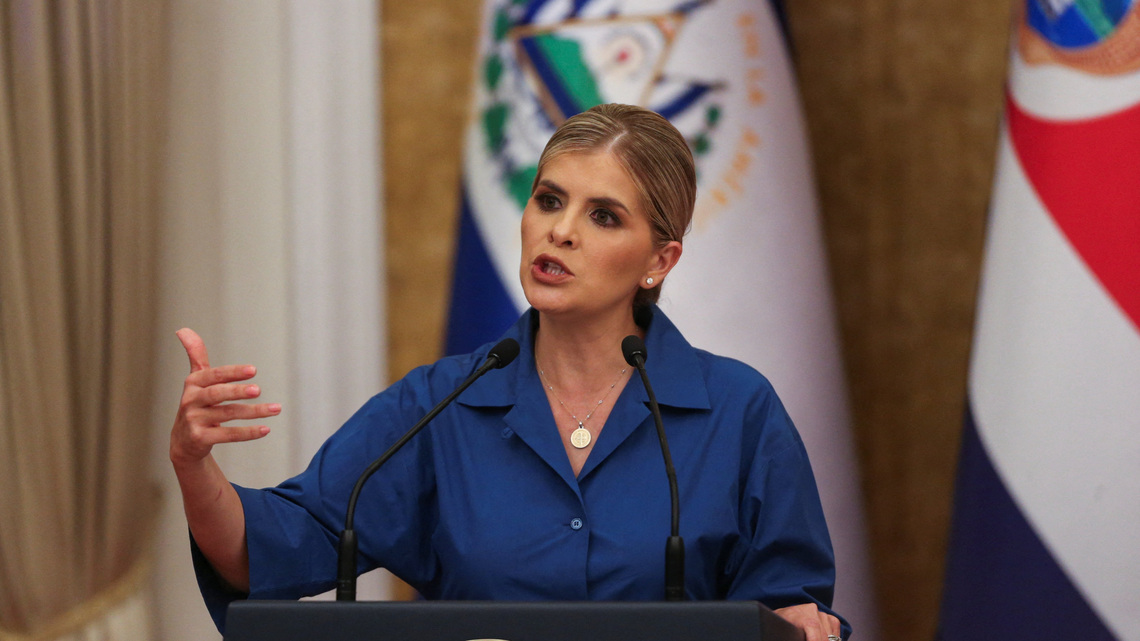 Costa Rica drops bid to join Pacific trade pact, sacks trade minister 