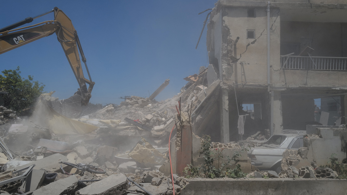 Israeli strikes kill 10 in Lebanon after truce, with prospect of U.S.-Iran talks unclear 