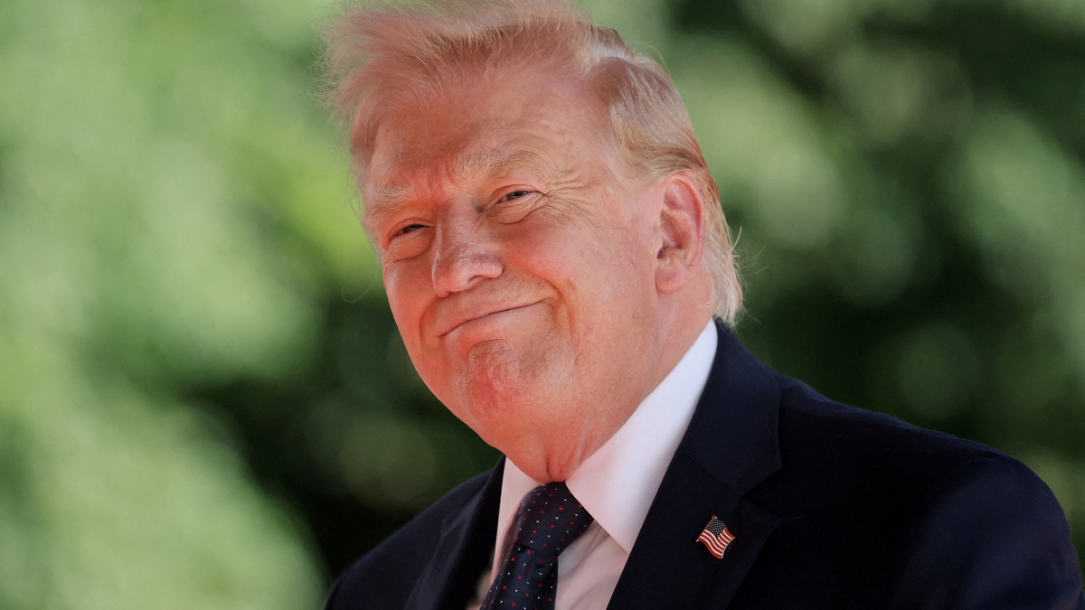 U.S. President Donald Trump arrives at the Hotel Royal to attend the G7 Summit in Evian-les-Bains, France, June 15, 2026. REUTERS/Christian Hartmann/Pool