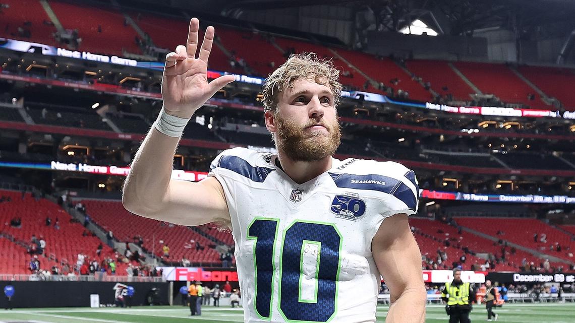 Seahawks Star Cooper Kupp Expertly Trolls Patriots at Super Bowl Parade 