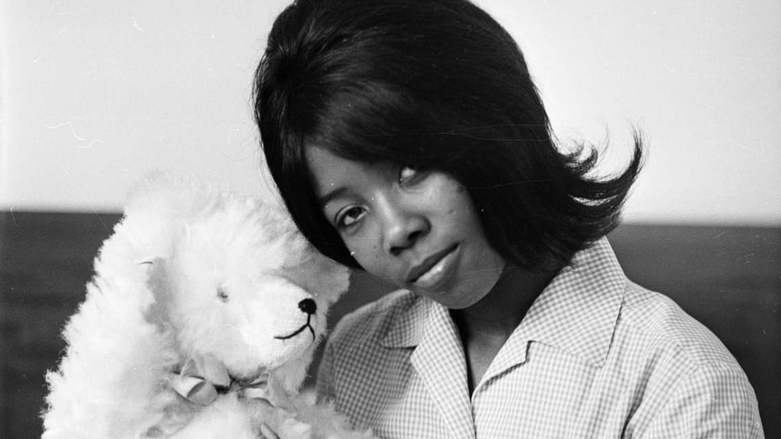 1964 One-Hit Wonder Became a No. 1 Song When the Singer Was Only 16 