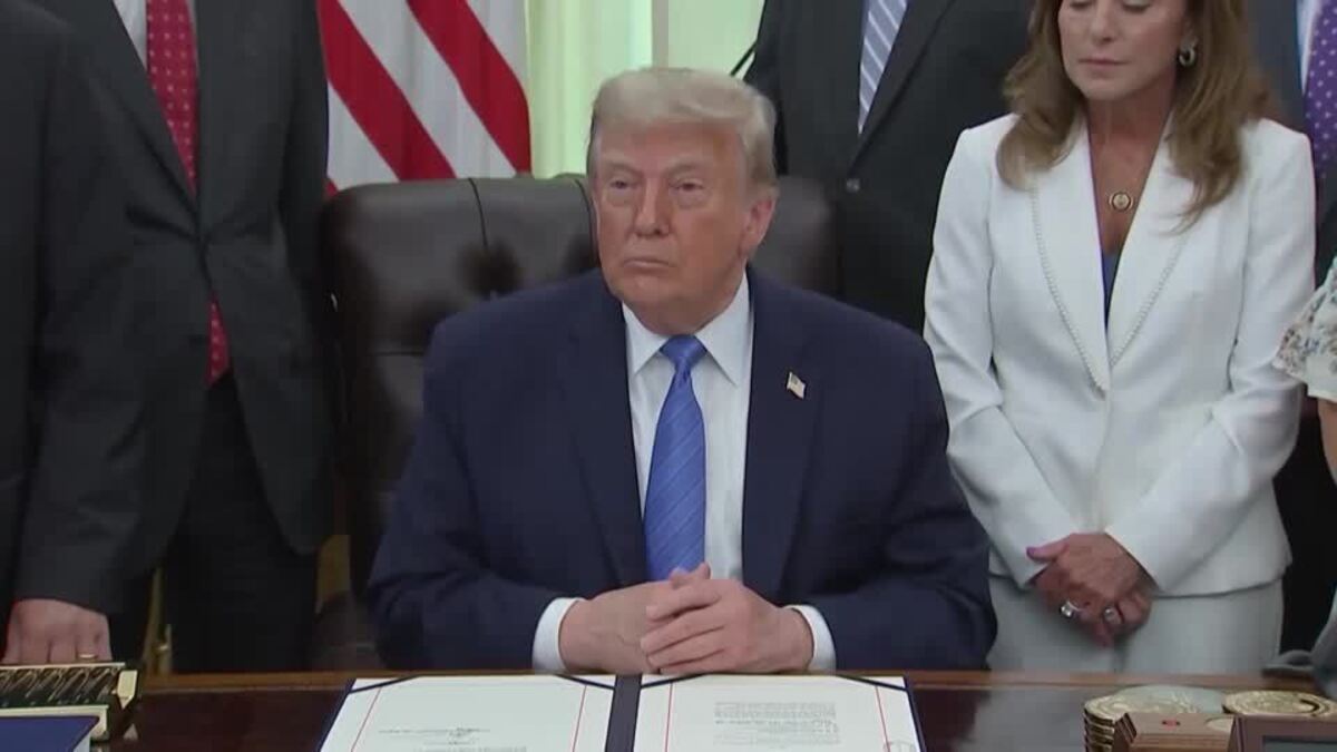 7752CR-USA-TRUMP_IRAN_DEFENSE_ROUGH_CUT_O_