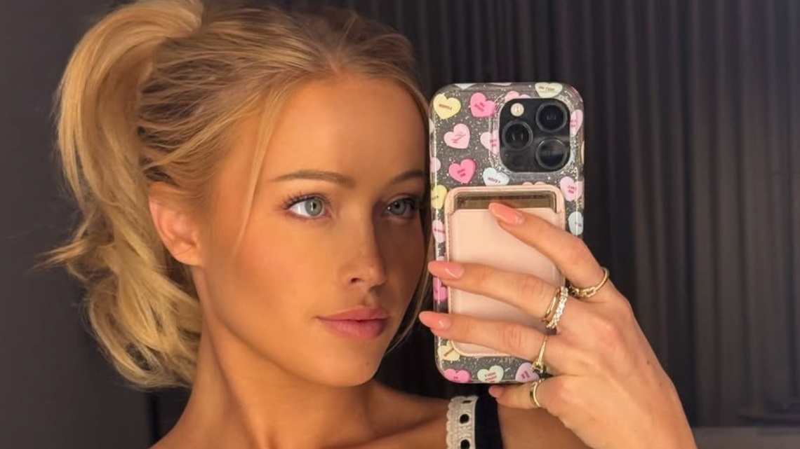 Dallas Cowboys Cheerleader Goes Viral For Her Outfit At Coachella