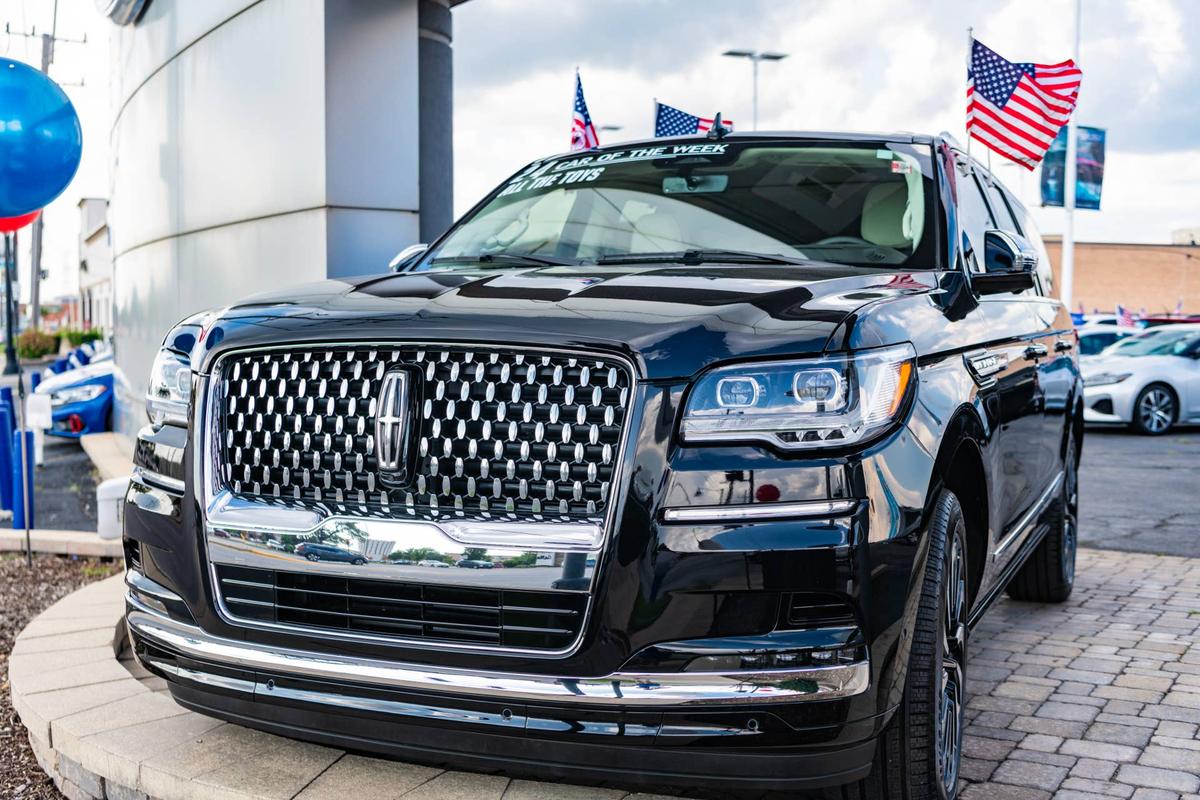  Ford is recalling nearly 420,000 Expeditions and Lincoln Navigators. 