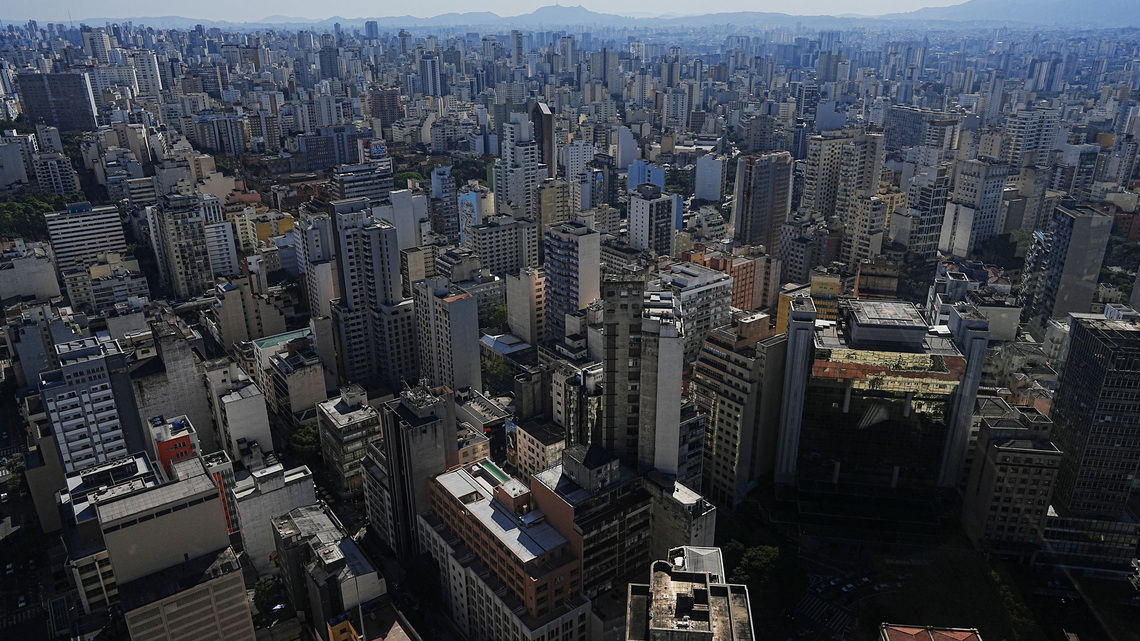 Brasil crea más puestos de trabajo formales de lo previsto en agosto 