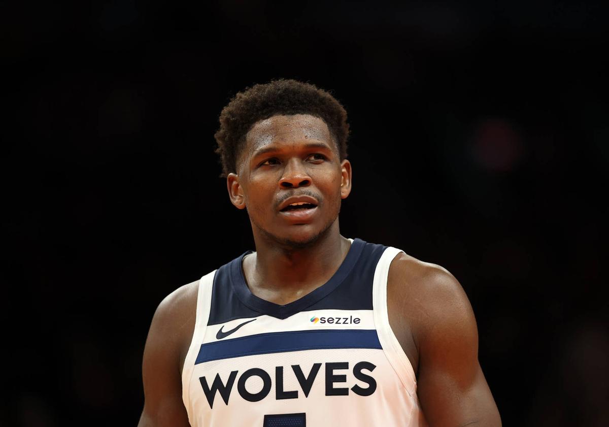  Minnesota Timberwolves guard Anthony Edwards (5) reacts during a game. © Mark J. Rebilas-Imagn Images