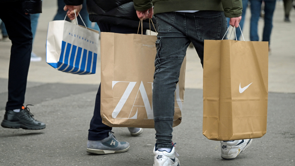 German consumer sentiment dips slightly into August, survey finds 