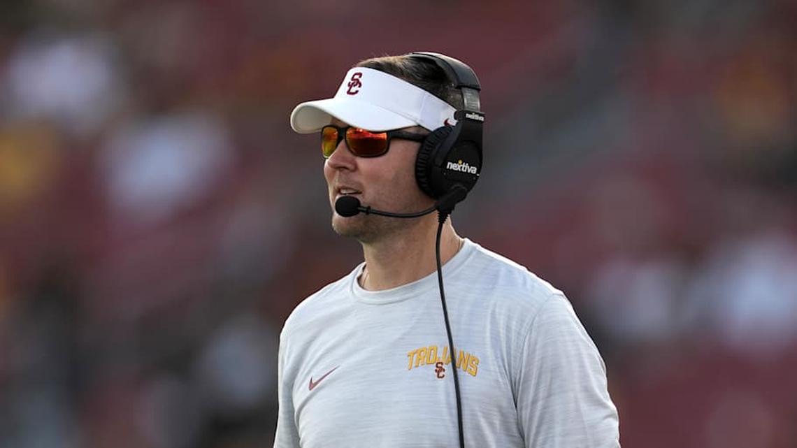  Sep 3, 2022; Los Angeles, California, USA; Southern California Trojans head coach Lincoln Riley reacts in the second half against the Rice Owls at United Airlines Field at Los Angeles Memorial Coliseum. Mandatory Credit: Kirby Lee-Imagn Images | Kirby Lee-Imagn Images 