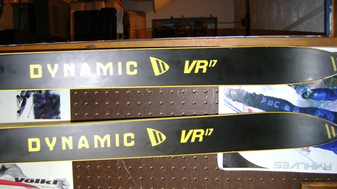 These Skis From 1974 are Listed for "1 Bitcoin", but Are They Worth It?