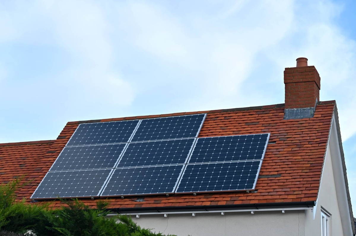  Sunrun and Reliant are turning homes into power plants, paying millions to homeowners while building the future energy grid. Keeble/Getty Images