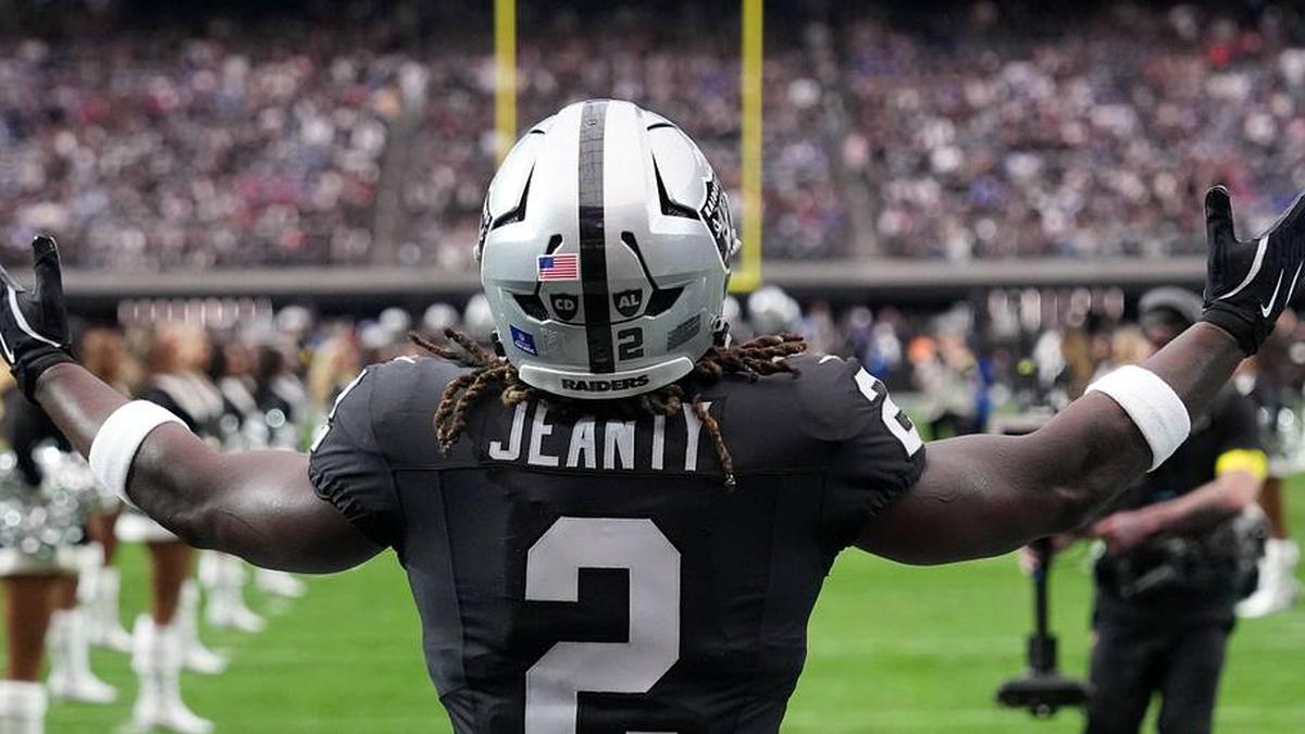  Dec 28, 2025; Paradise, Nevada, USA; Las Vegas Raiders running back Ashton Jeanty (2) enters the field before the game against the New York Giants at Allegiant Stadium. Mandatory Credit: Kirby Lee-Imagn Images | Kirby Lee-Imagn Images 