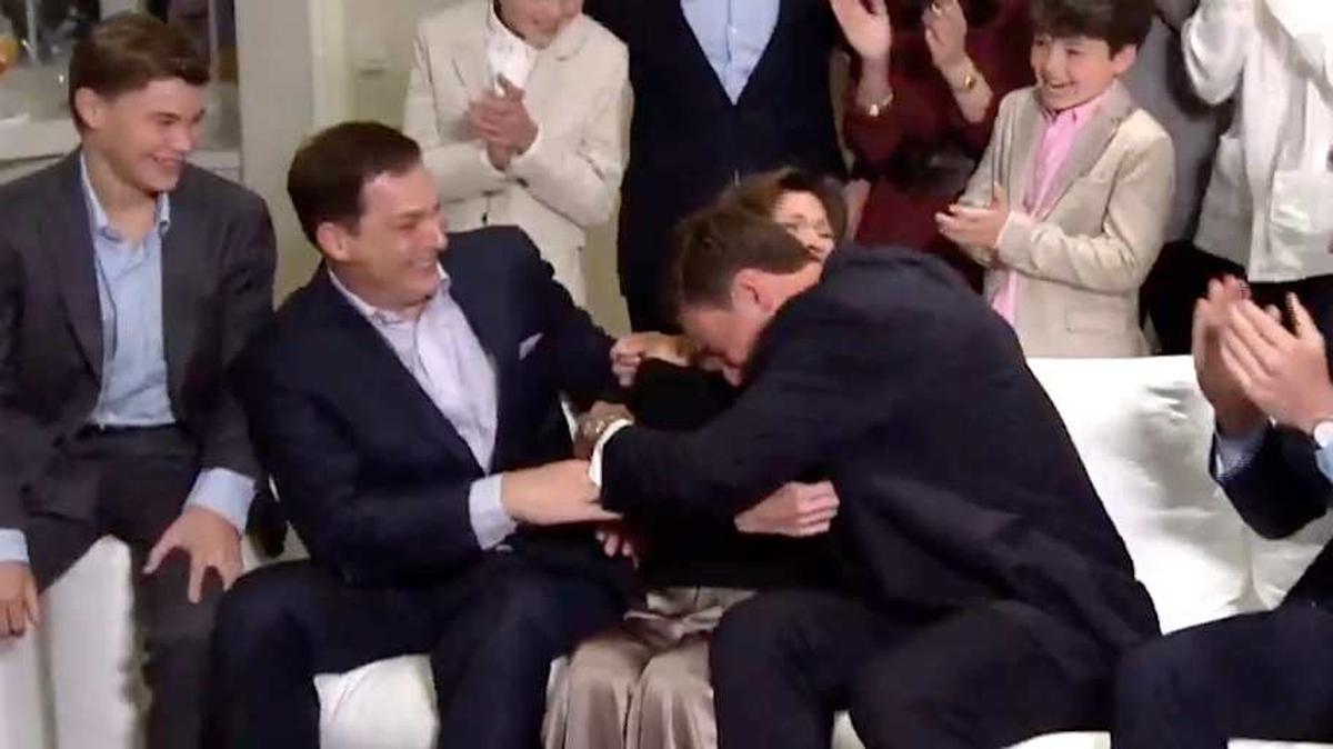 Fernando Mendoza celebrated being drafted by the Raiders No. 1 overall with his parents and other family and friends.