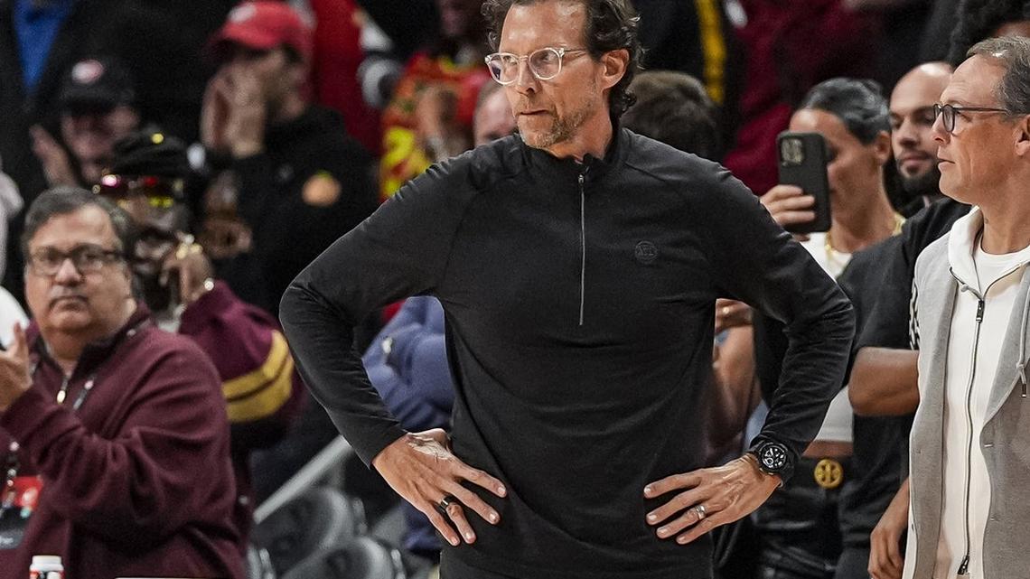 NBA roundup: Hawks clinch playoff berth with rout of Cavaliers 