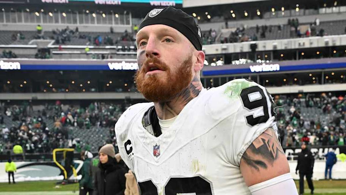  Dec 14, 2025; Philadelphia, Pennsylvania, USA; Las Vegas Raiders defensive end Maxx Crosby (98) on the field after loss to the Philadelphia Eagles at Lincoln Financial Field. Mandatory Credit: Eric Hartline-Imagn Images | Eric Hartline-Imagn Images 