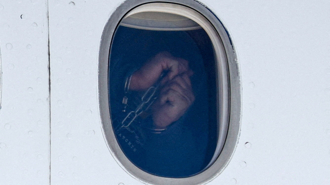US appeals court mulls contempt probe over Trump deportation flights 