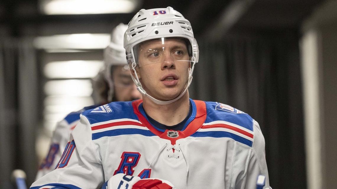 Artemi Panarin set for Kings debut against Golden Knights 