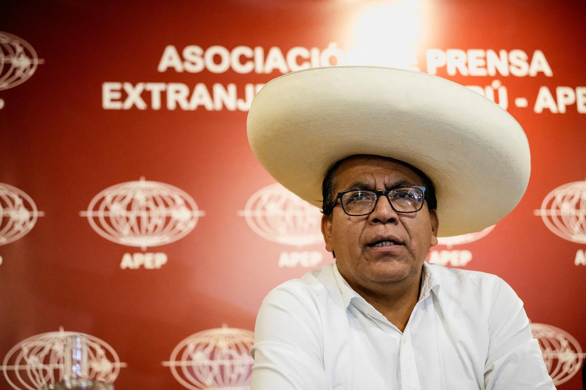 Left-wing presidential candidate Roberto Sanchez, who is expected to face right-wing presidential candidate Keiko Fujimori in a runoff in June, addresses the media in Lima, Peru, April 30, 2026. REUTERS/Angela Ponce