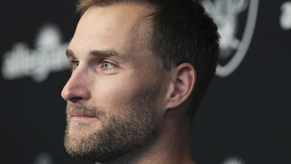  Apr 8, 2026; Las Vegas, NV, USA; Las Vegas Raiders quarterback Kirk Cousins speaks at a press conference at Intermountain Health Performance Center. Mandatory Credit: Candice Ward-Imagn Images | Candice Ward-Imagn Images 
