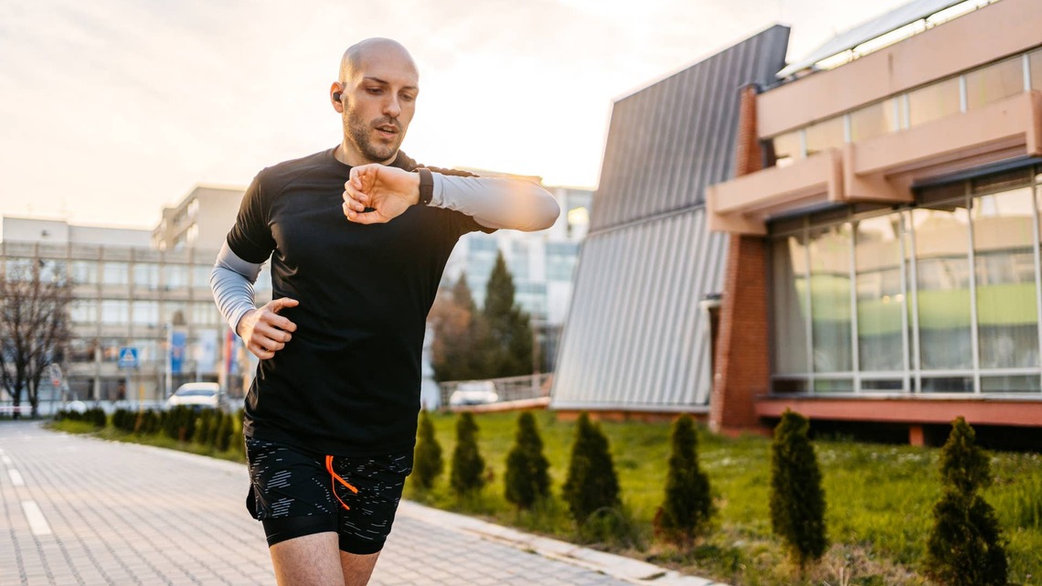 Long-Run Distance Spikes: What the 10-Percent Rule Misses