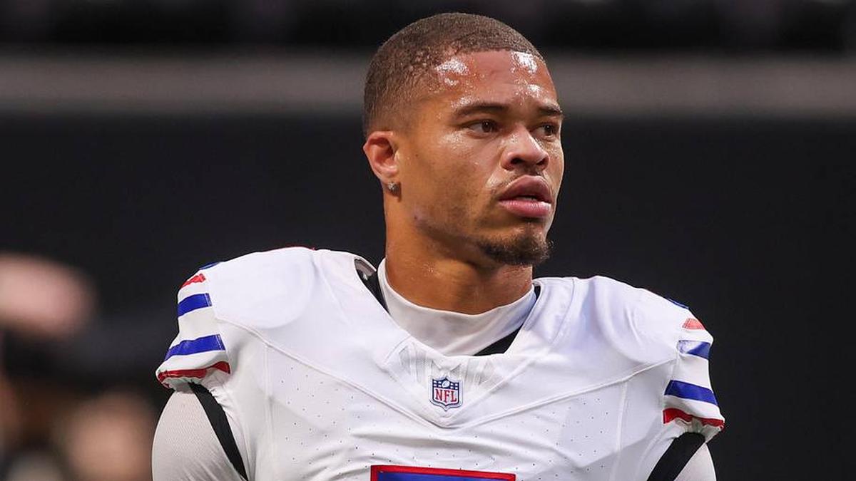  Oct 13, 2025; Atlanta, Georgia, USA; Buffalo Bills cornerback Taron Johnson (7) during a game against the Atlanta Falcons at Mercedes-Benz Stadium. Mandatory Credit: Brett Davis-Imagn Images | Brett Davis-Imagn Images 