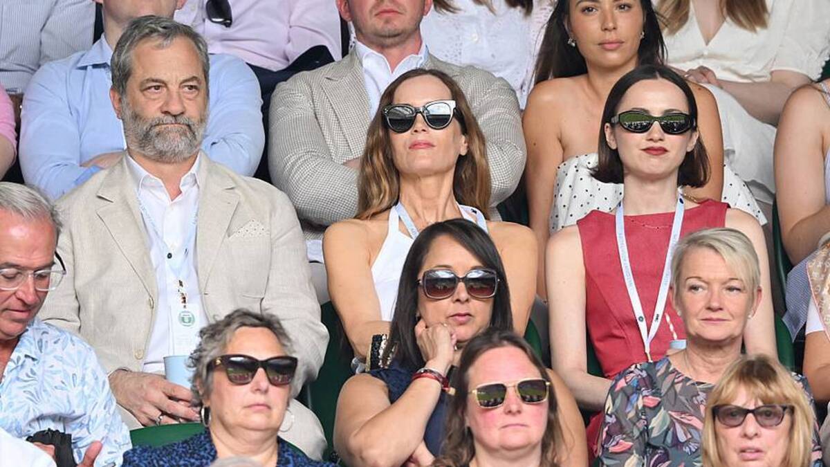  In addition to Maude (far right), Apatow and Mann have another daughter named Iris. | Karwai Tang/WireImage 