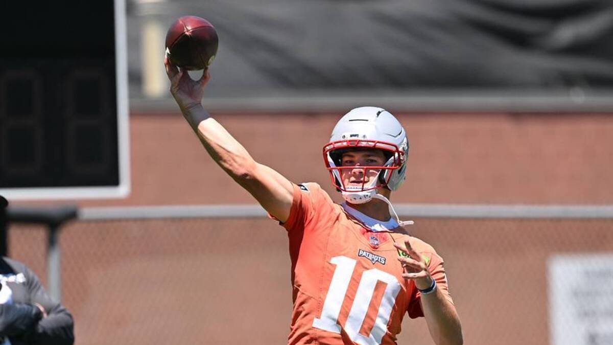  Jun 9, 2026; Foxborough, MA, USA; New England Patriots quarterback Drake Maye (10) throws a pass during minicamp at Gillette Stadium. Mandatory Credit: Eric Canha-Imagn Images | Eric Canha-Imagn Images 