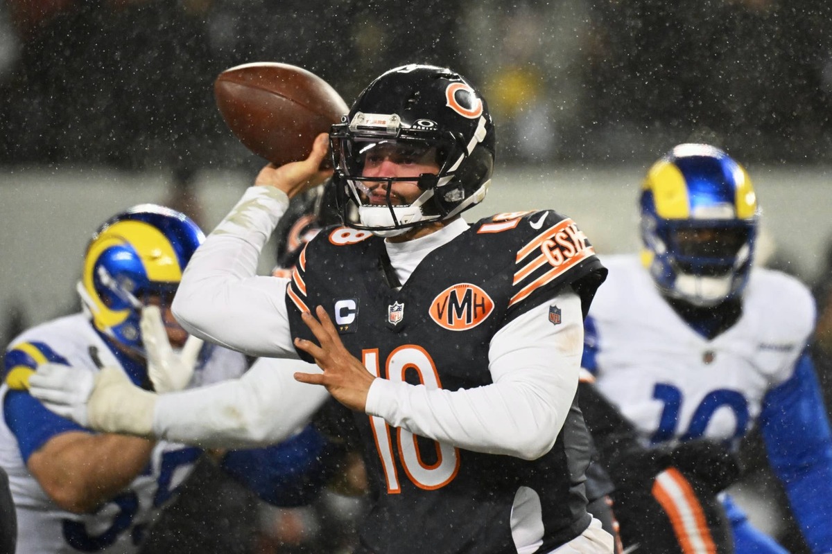  Chicago Bears quarterback Caleb Williams throws a pass against the Los Angeles Rams. Matt Marton-Imagn Images