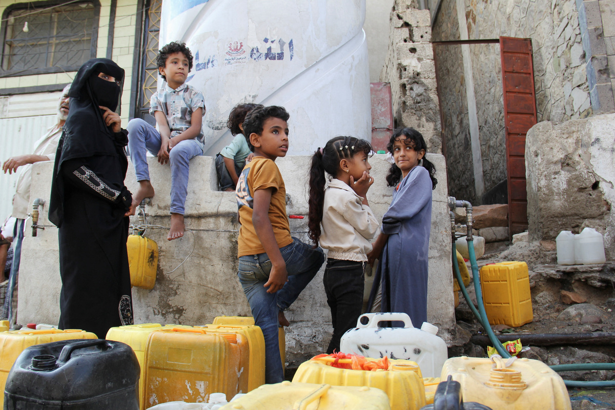 Water rationing, rubbish pile-up raise disease fears in Yemen's ...