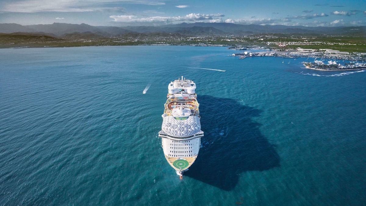  The sixth Oasis-class ship, Utopia of the Seas, sails short cruises to The Bahamas from Port Canaveral. 