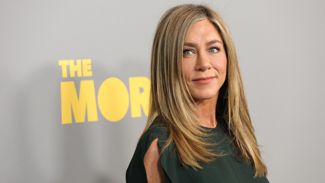 Jennifer Aniston's $2,995 Crossbody Is an Oddly Chic Fall Staple 