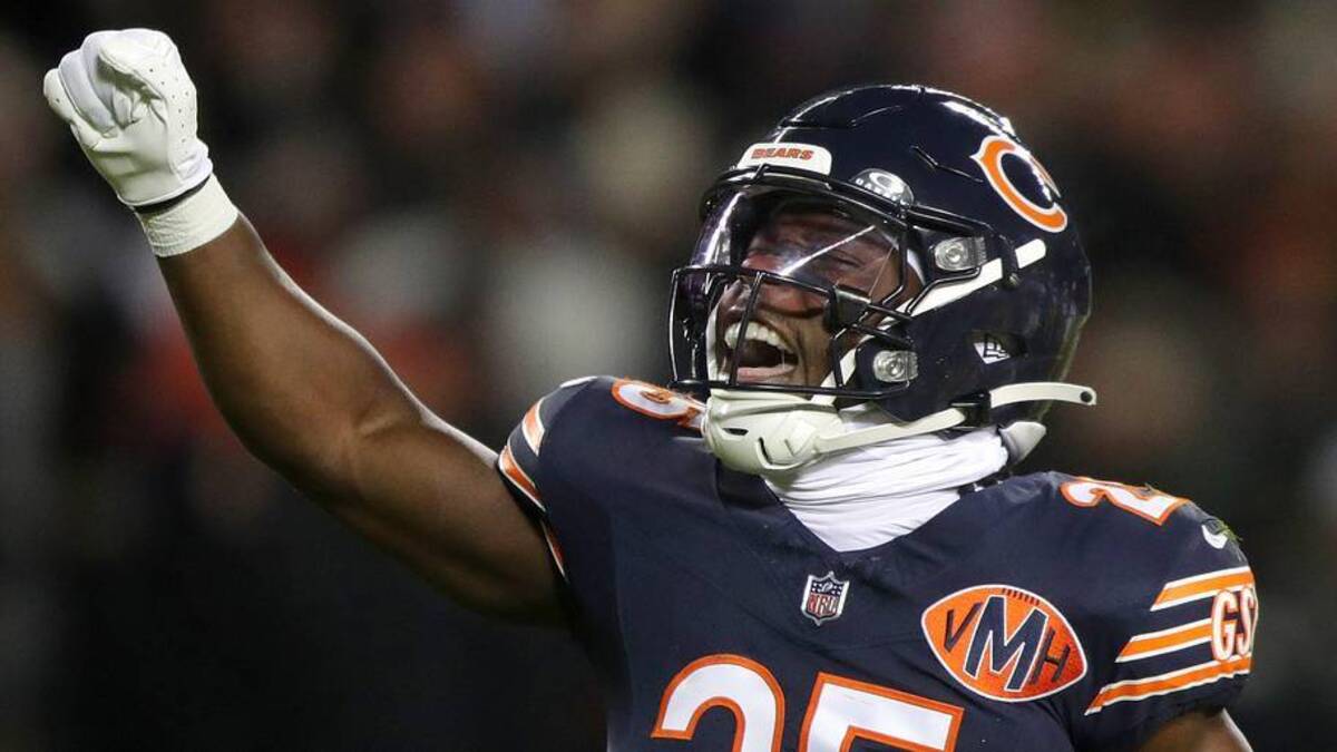  Chicago Bears running back Kyle Monangai (25) against the Green Bay Packers during their wild-card playoff football game Saturday, January 10, 2026, at Soldier Field in Chicago, Illinois. The Bears defeated the Packers 31-27. | Wm. Glasheen/USA TODAY NETWORK-Wisconsin / USA TODAY NETWORK via Imagn Images 