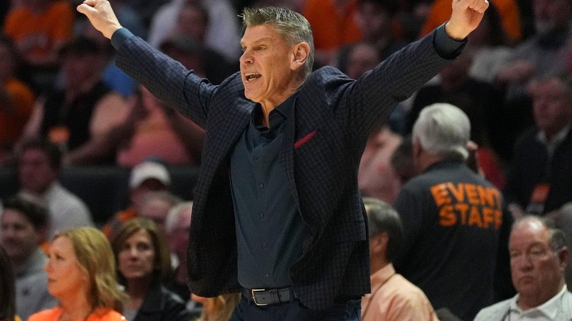 Oklahoma surges ahead early, cruises past LSU