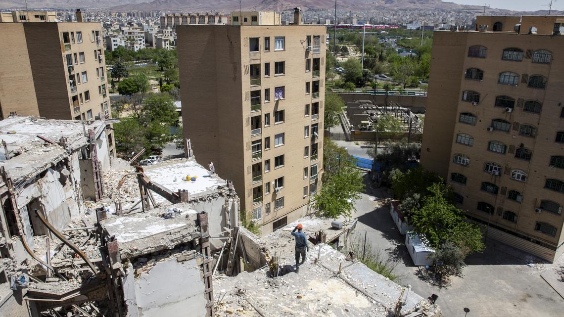 Pakistani mediators arrive in Iran to keep peace talks alive