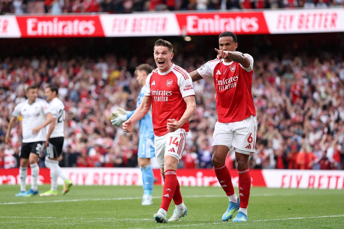  Viktor Gyoekeres of Arsenal celebrates scoring his team's first goal with teammate Gabriel during the Premier League match between Arsenal and Fulham at Emirates Stadium on May 02, 2026 in London, England. (Photo by Justin Setterfield/Getty Images) Photo by Justin Setterfield/Getty Images