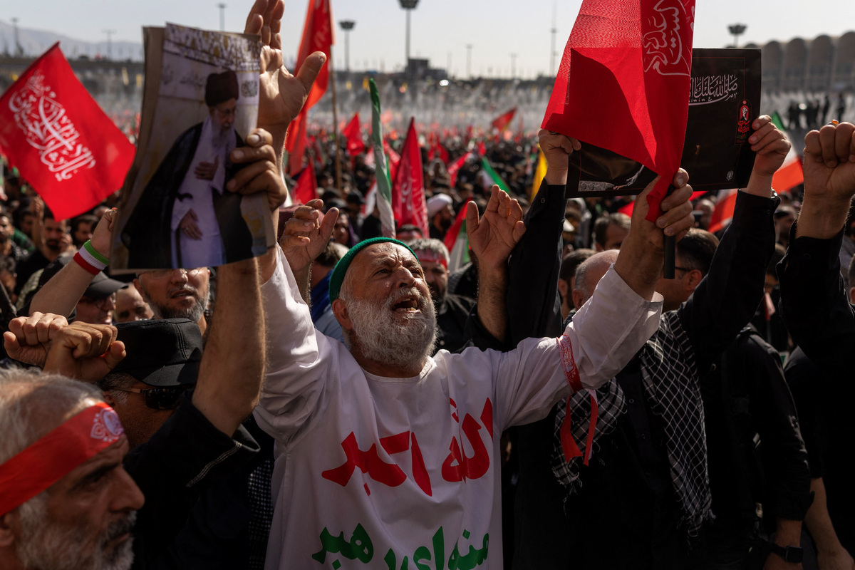 Mourners react during a public farewell ceremony to pay their respects to late Supreme Leader Ayatollah Ali Khamenei, who was killed on February 28 in Israeli and U.S. airstrikes, at the Imam Khomeini Grand Mosalla, in Tehran, Iran July 5, 2026. REUTERS/Alkis Konstantinidis Foreign media in Iran operate under guidelines set by the Ministry of Culture and Islamic Guidance, which regulates press activity and permissions