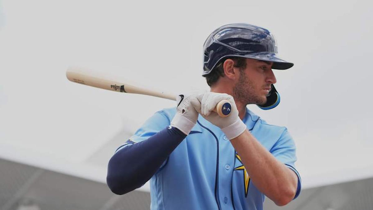  Feb 26, 2026; Fort Myers, Florida, USA; Tampa Bay Rays shortstop Carson Williams (7) stands in the on deck circle before the game against the Boston Red Sox at JetBlue Park at Fenway South. | Jim Rassol-Imagn Images 