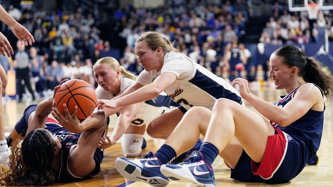 Women's Top 25 roundup: No. 1 UConn rolls past Marquette 