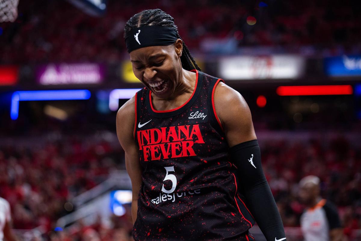  Former Indiana Fever guard Shey Peddy (5) Trevor Ruszkowski-Imagn Images