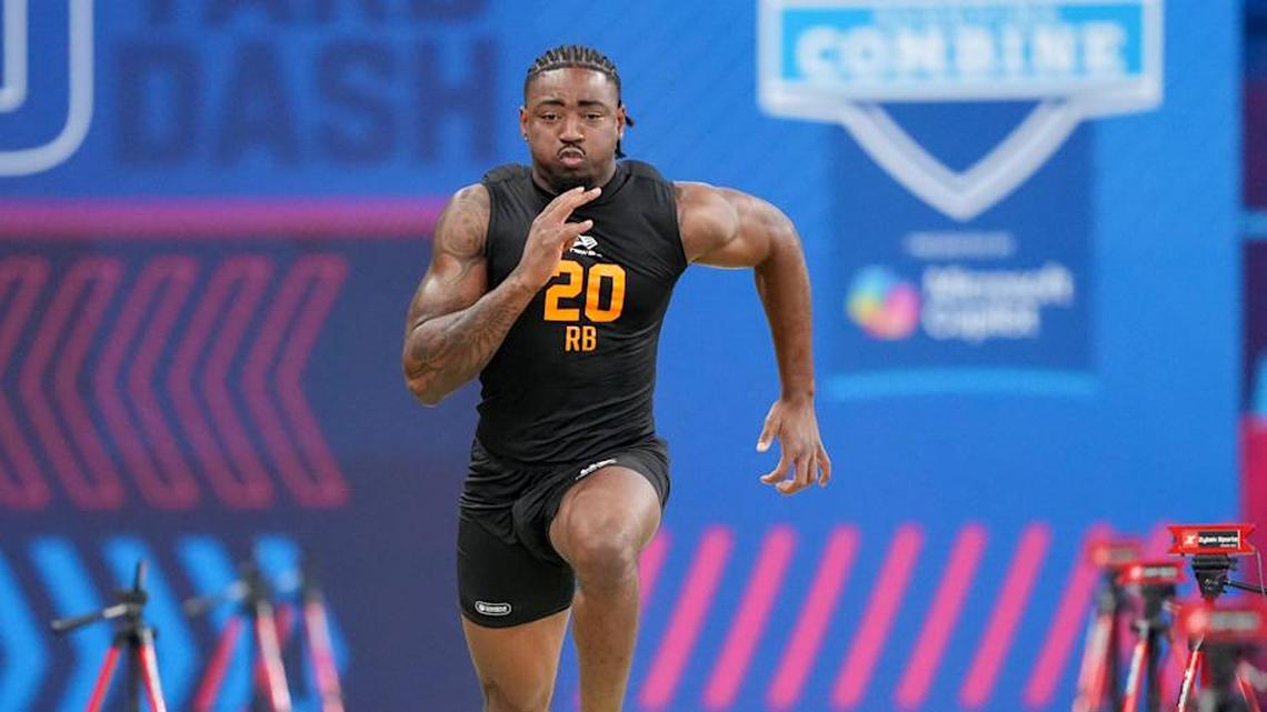  Feb 28, 2026; Indianapolis, IN, USA; Arkansas running back Mike Washington Jr. (RB20) during the NFL Scouting Combine at Lucas Oil Stadium. Mandatory Credit: Kirby Lee-Imagn Images | Kirby Lee-Imagn Images 