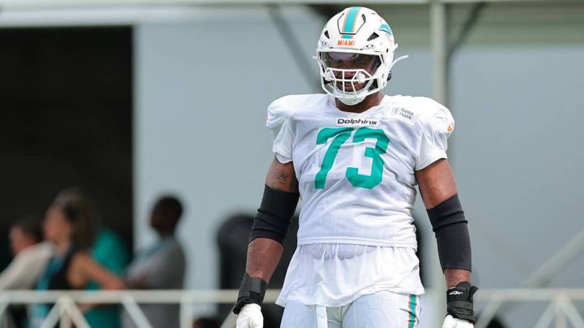 Under Pressure: Five Dolphins Players in the Spotlight in Week 3