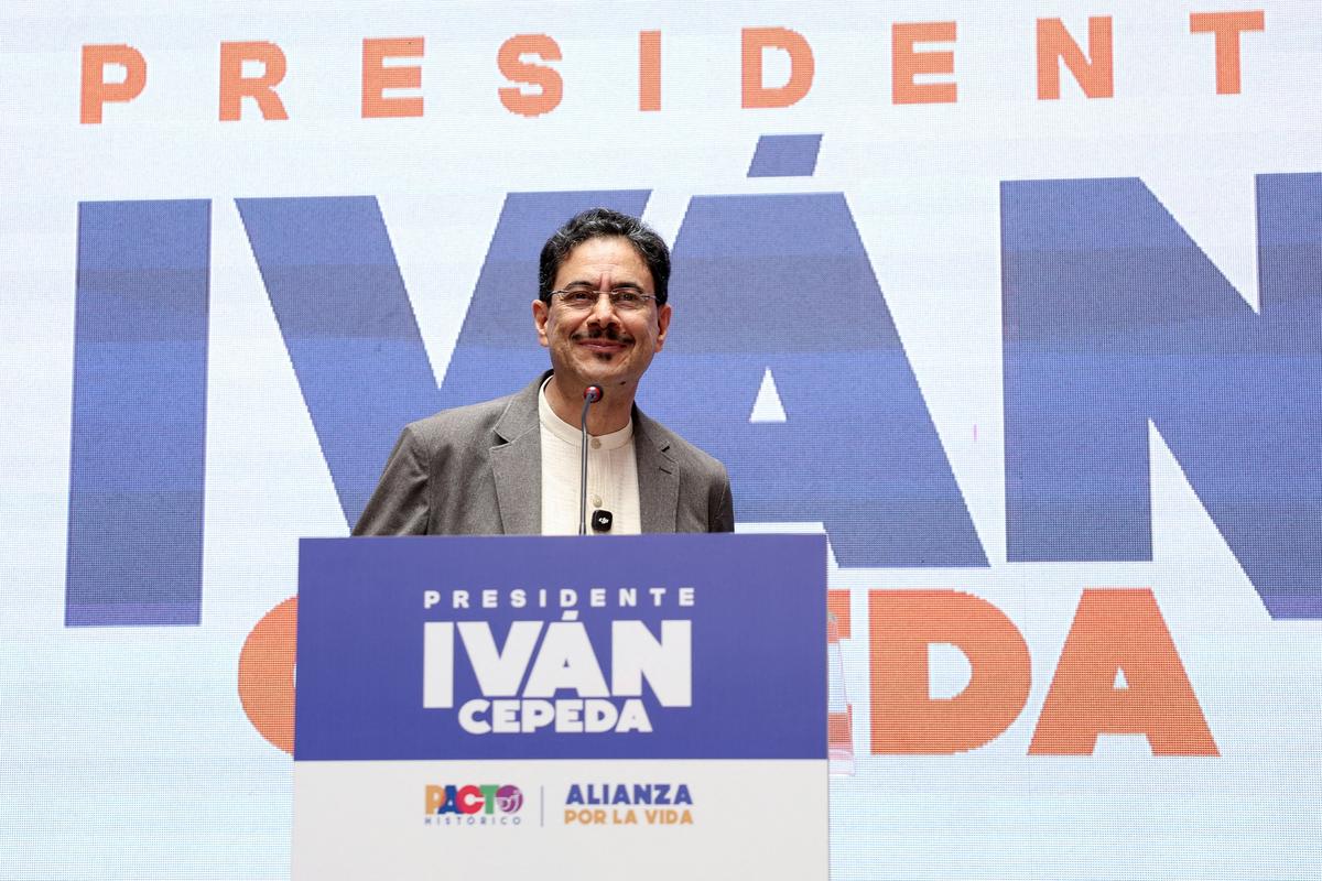 FILE PHOTO: Colombian presidential candidate Ivan Cepeda of the Historic Pact (Pacto Historico) reacts during a press conference in Bogota, Colombia May 28, 2026. REUTERS/Luisa Gonzalez/File Photo