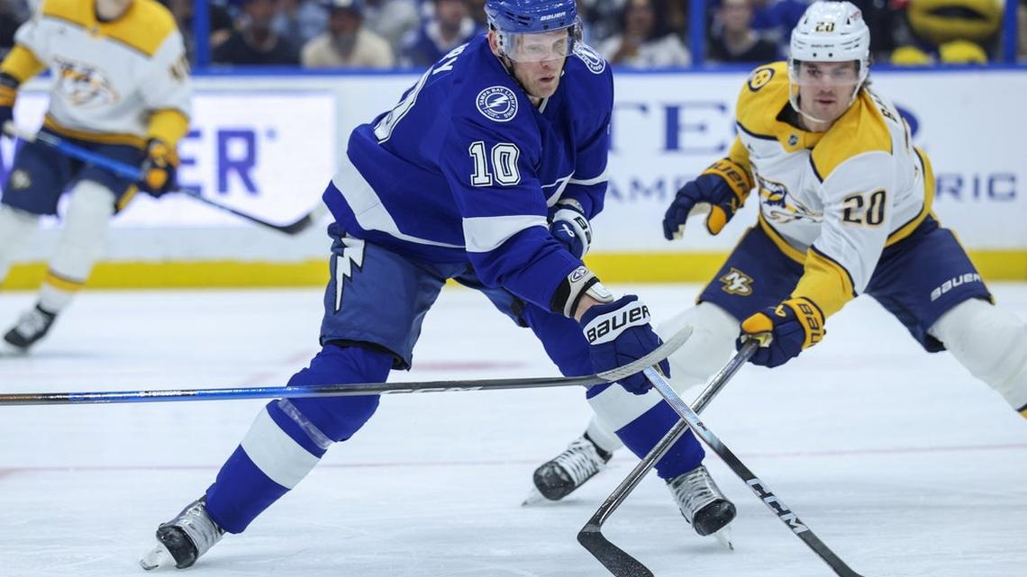 Corey Perry's late score lifts Lightning past Predators, to top of Atlantic 