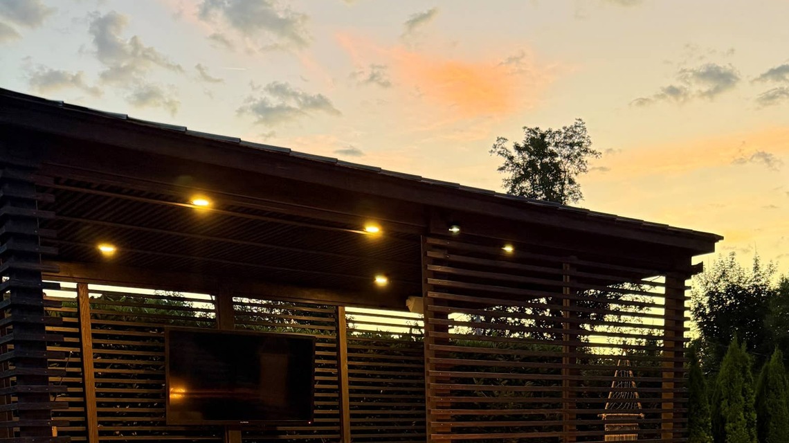 How to Extend the Golden Hour in Your Yard With Outdoor Lighting: 6 Pro Styling Tips  