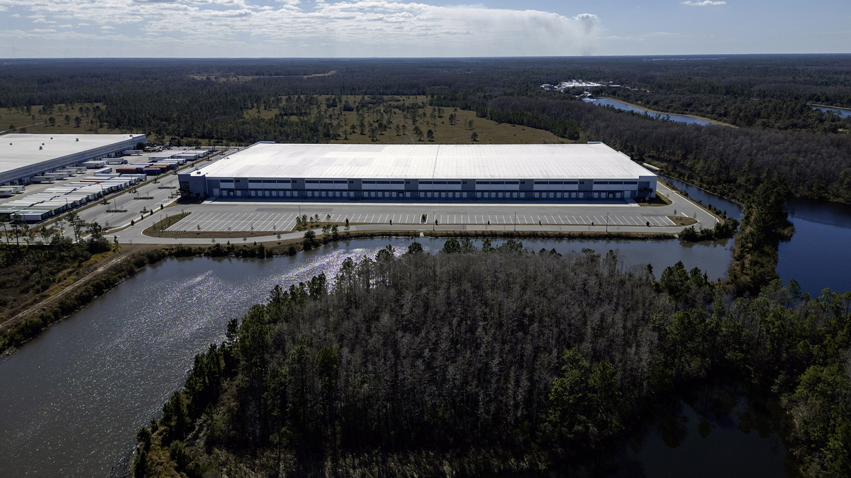 Aerial image of the Beachline Logistics Center, a 439,945-square-foot industrial facility, located at 8660 Transport Drive in east Orange County, Florida, on Feb. 4, 2026. The warehouse could be future location for ICE. (Ricardo Ramirez Buxeda/Orlando Sentinel/TNS)