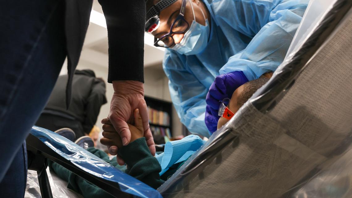 As participation declines, dentists are pushing to hand the state oversight of program that helps Chicago students 