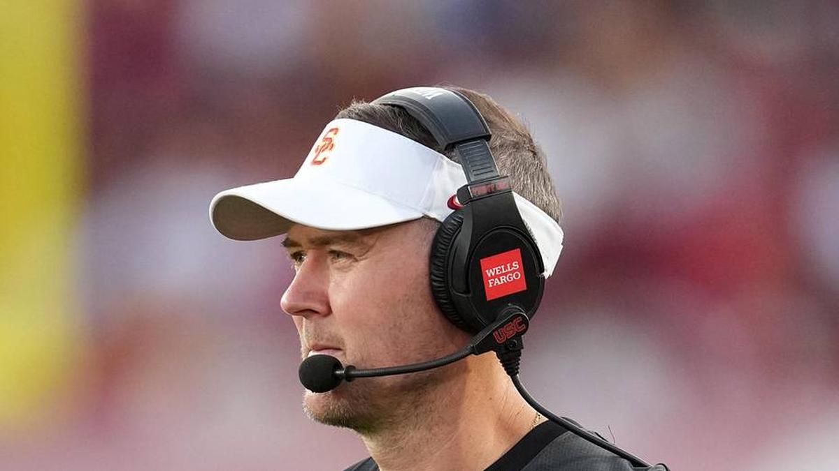  Aug 30, 2025; Los Angeles, California, USA; Southern California Trojans head coach Lincoln Riley watches from the sidelines against the Missouri State Bears in the first half at United Airlines Field at Los Angeles Memorial Coliseum. Mandatory Credit: Kirby Lee-Imagn Images | Kirby Lee-Imagn Images 