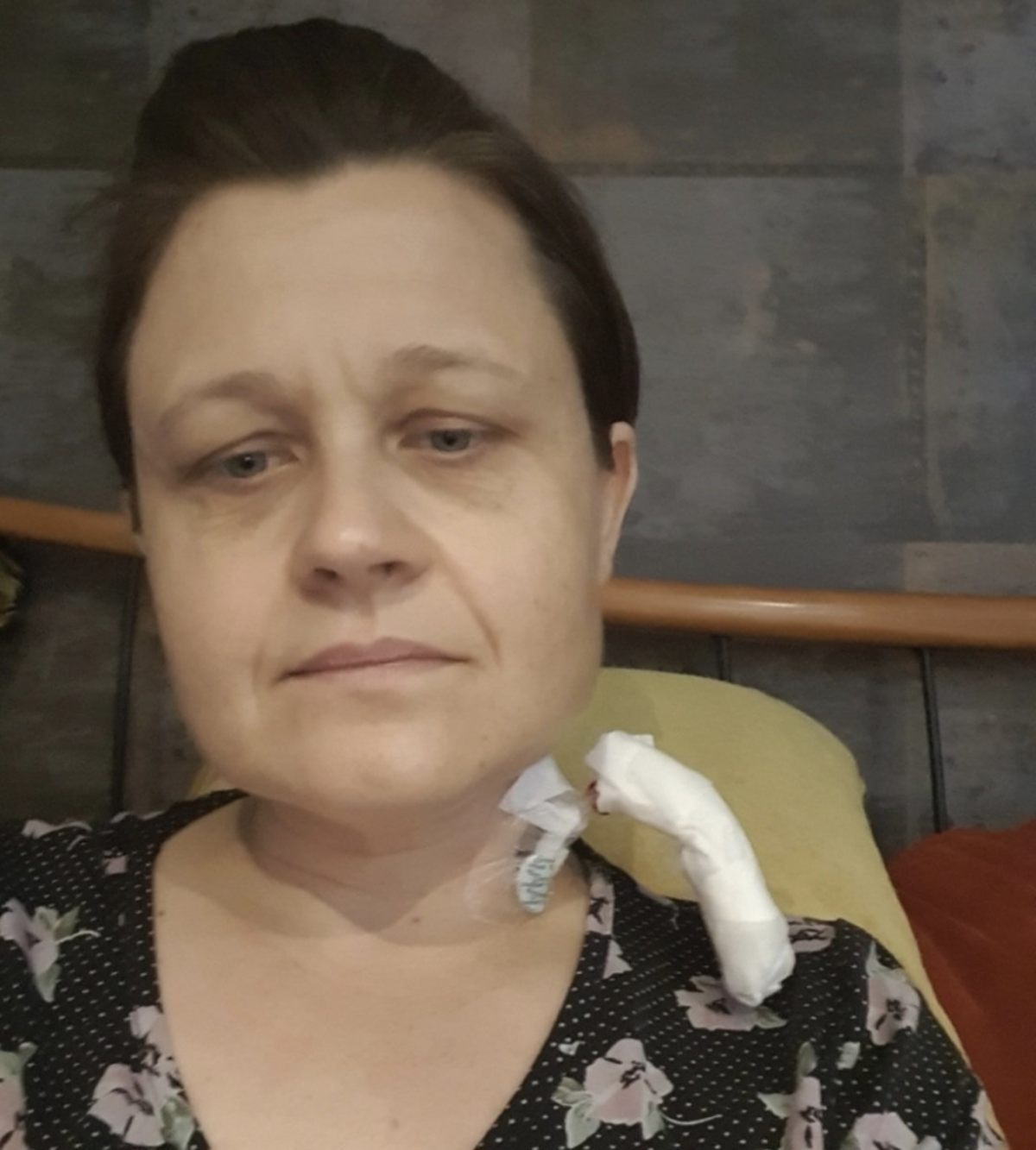  June Kelly in the hospital. (Myeloma UK via SWNS) 