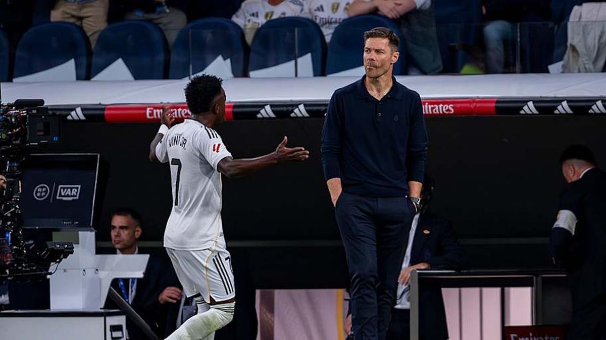  There was no love lost between Vinicius Junior (left) and Xabi Alonso. | Alberto Gardin/NurPhoto/Getty Images 